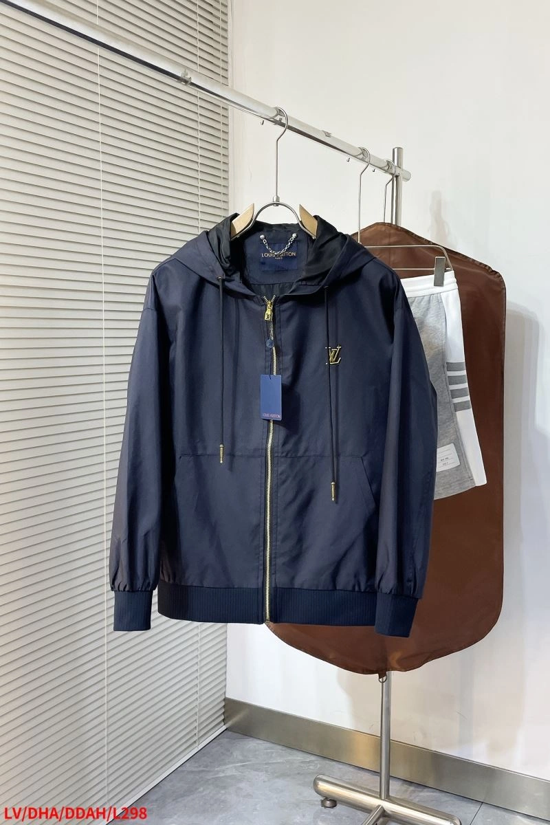 Versatile Louis Vuitton Outwear 133799