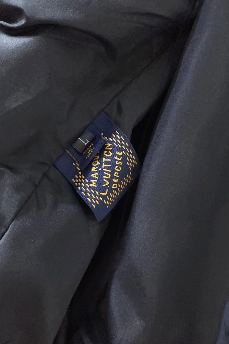 Versatile Louis Vuitton Outwear 133799