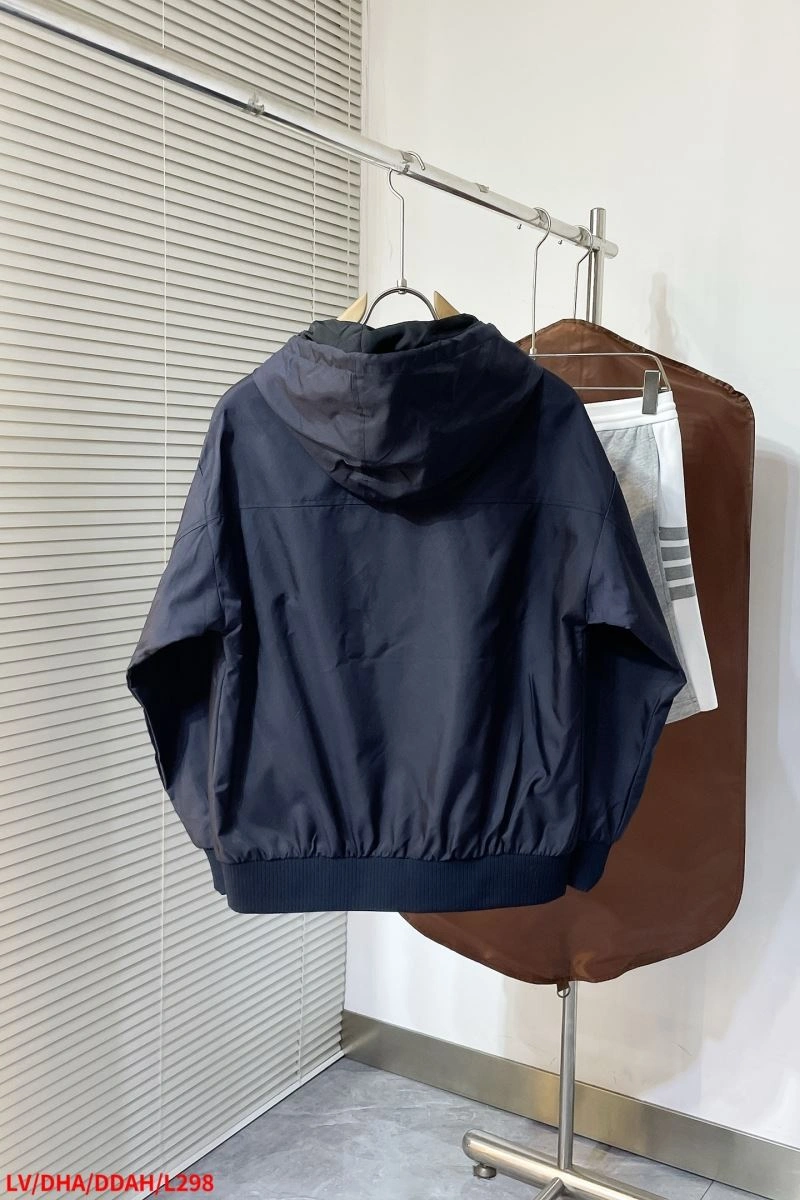 Versatile Louis Vuitton Outwear 133799