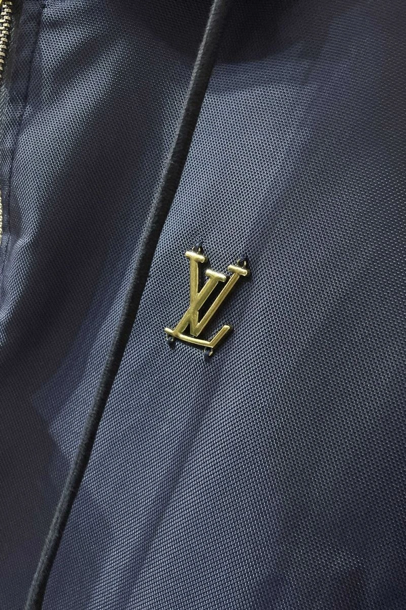 Versatile Louis Vuitton Outwear 133799