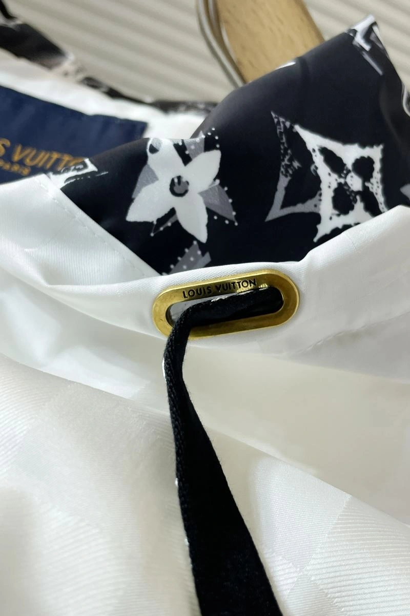 Louis Vuitton Outwear UrbanChic 133830