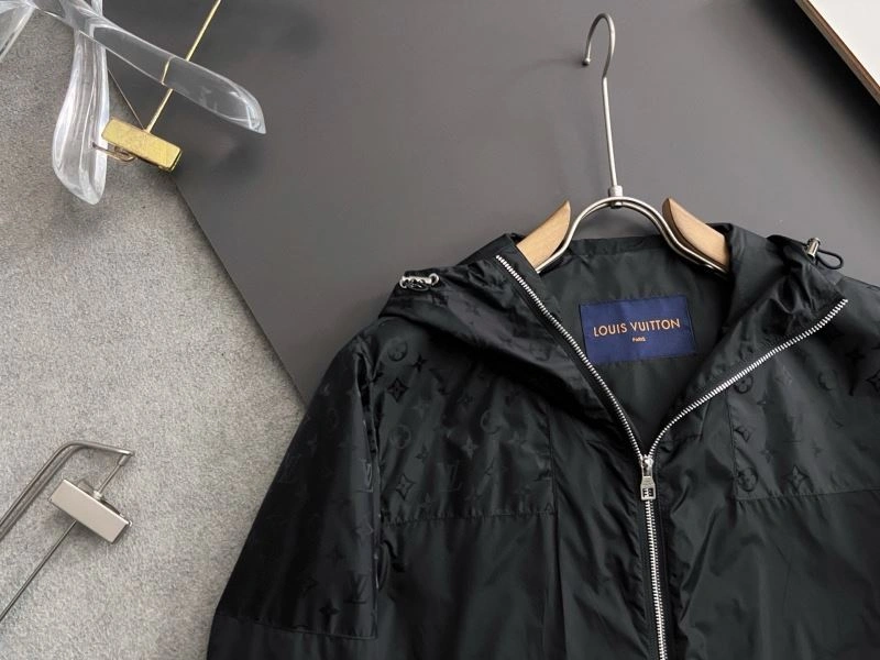 GoodFit Louis Vuitton Outwear 133822