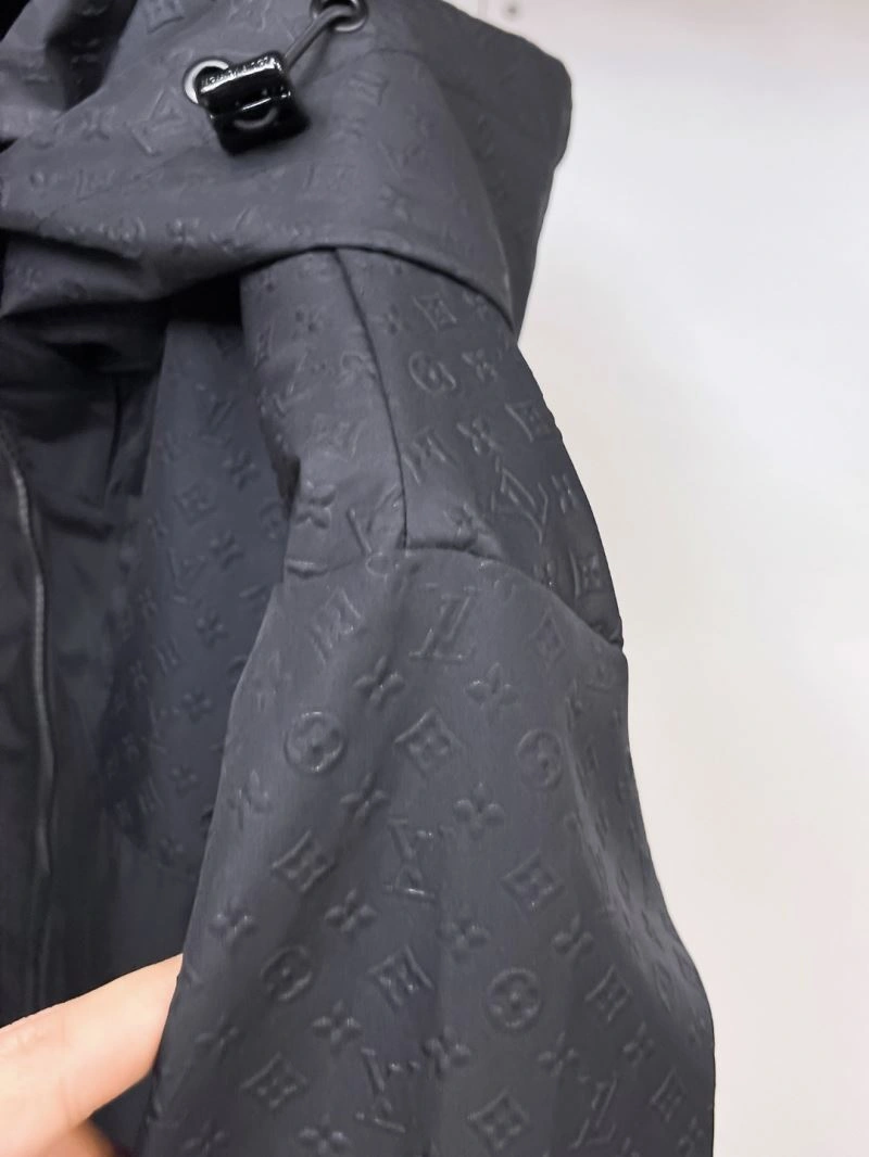 WrinkleFree Louis Vuitton Outwear 133829
