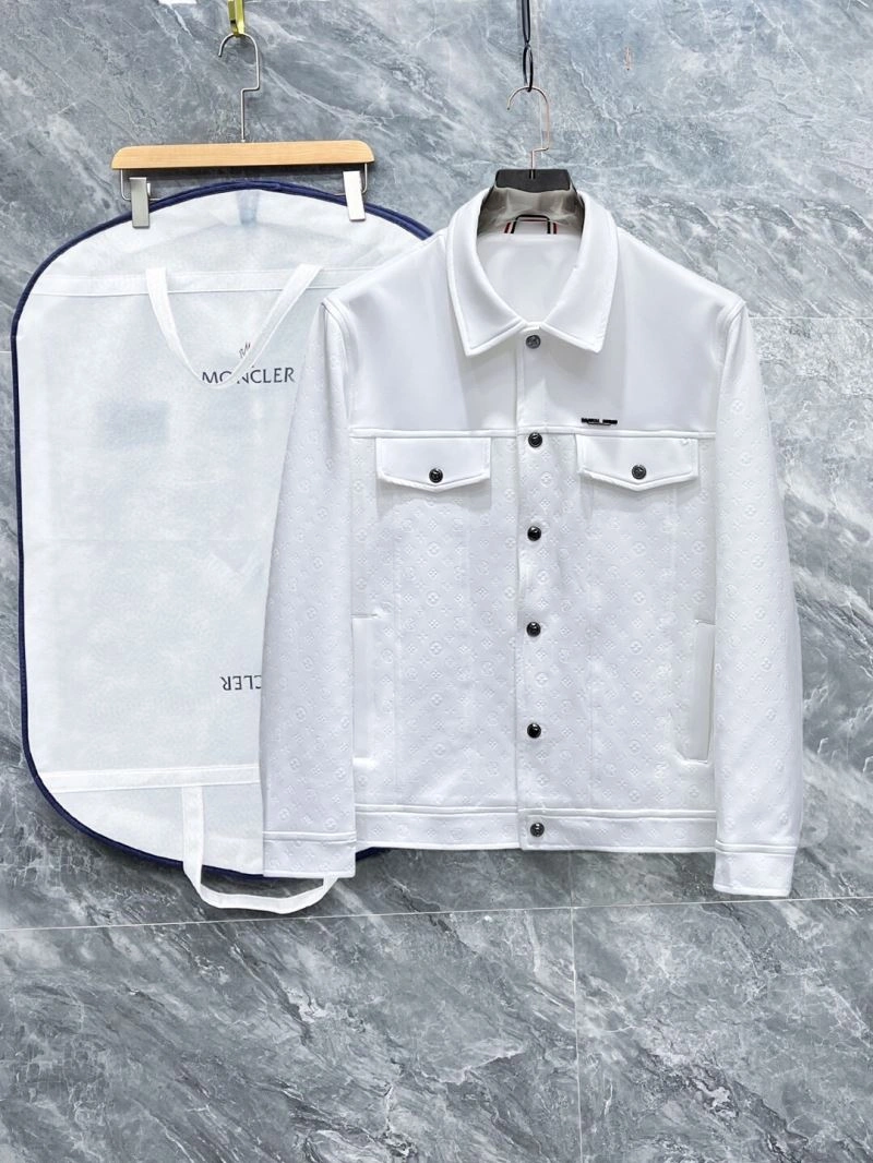 Sophisticated Louis Vuitton Outwear 133800