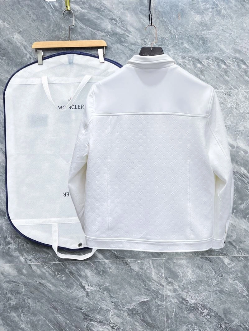 Sophisticated Louis Vuitton Outwear 133800