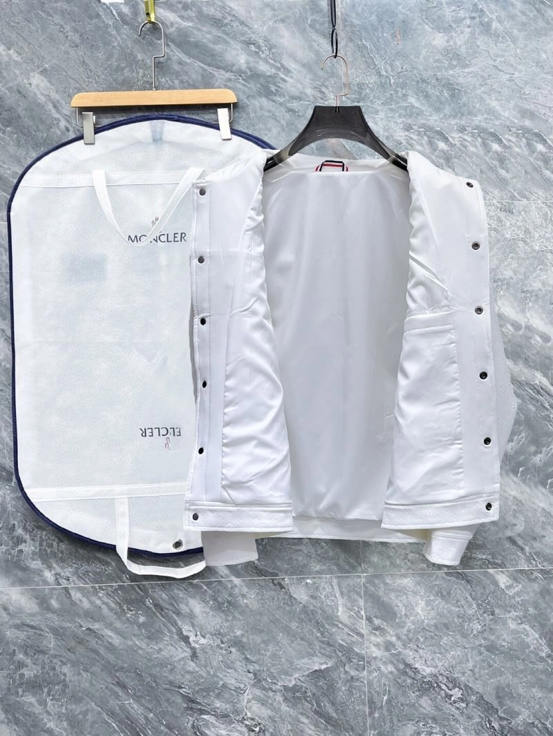 Sophisticated Louis Vuitton Outwear 133800
