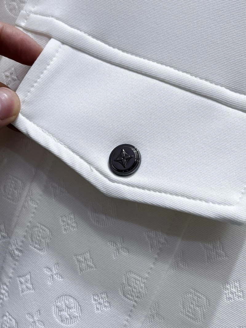 Sophisticated Louis Vuitton Outwear 133800