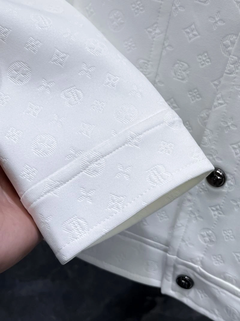 Sophisticated Louis Vuitton Outwear 133800