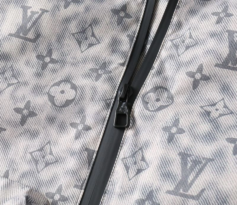 Louis Vuitton Outwear Sporty 133801