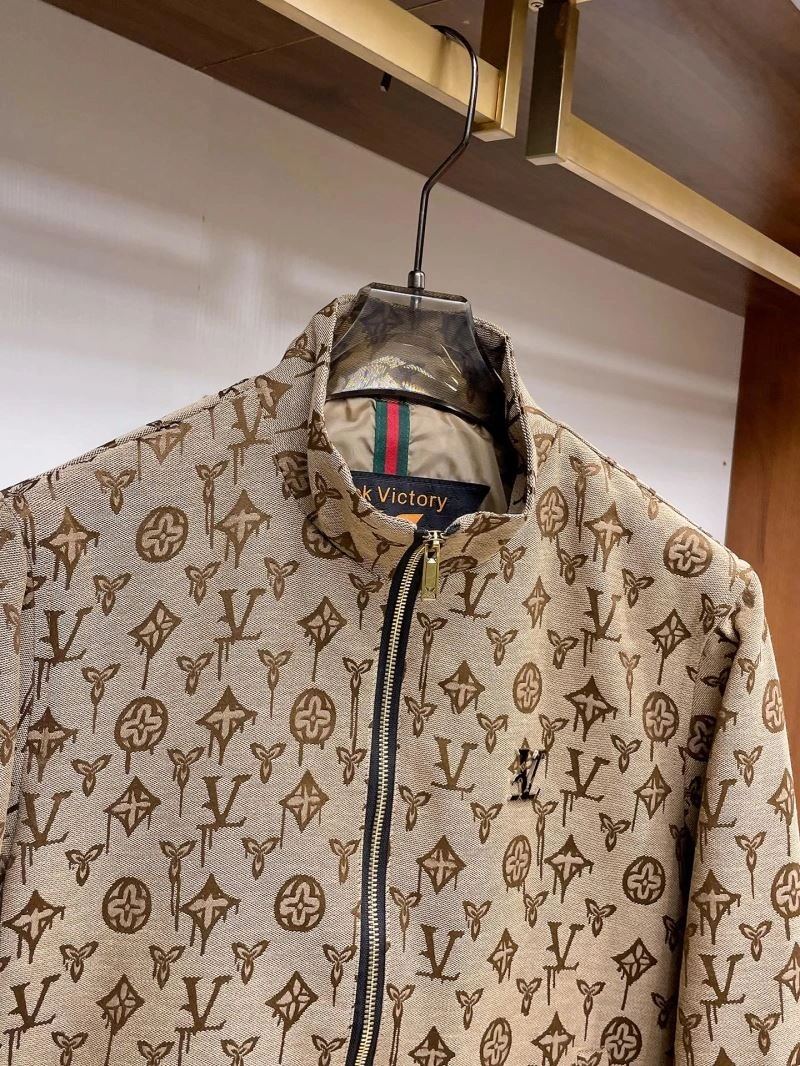 TechFriendly Louis Vuitton Outwear 133767