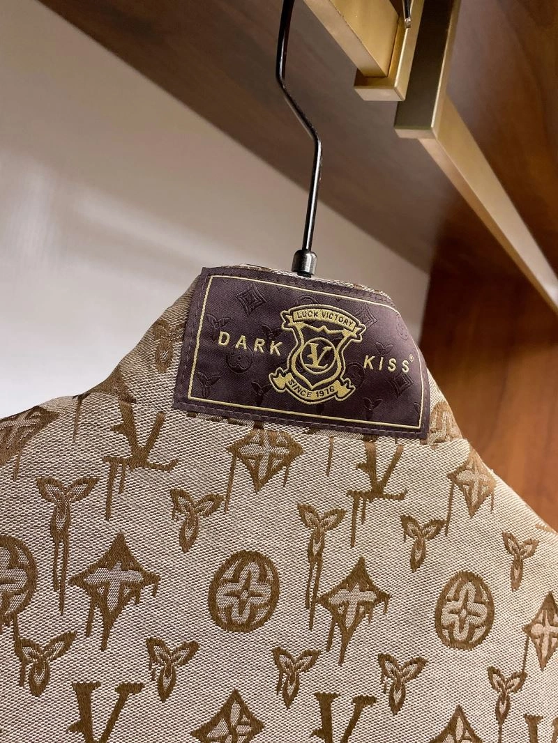 TechFriendly Louis Vuitton Outwear 133767