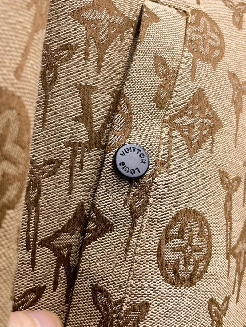 TechFriendly Louis Vuitton Outwear 133767