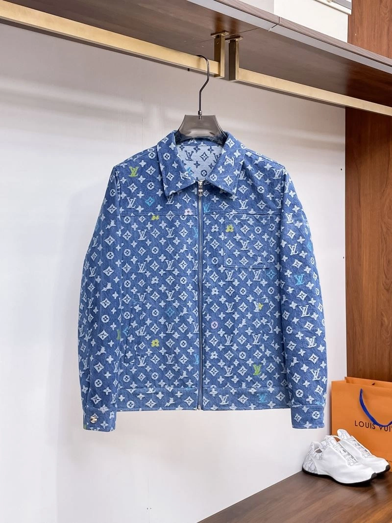 Minimalist Louis Vuitton Outwear 133785
