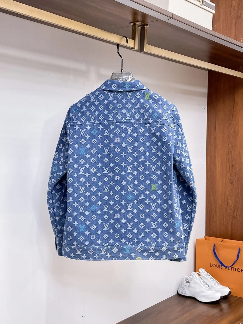 Minimalist Louis Vuitton Outwear 133785