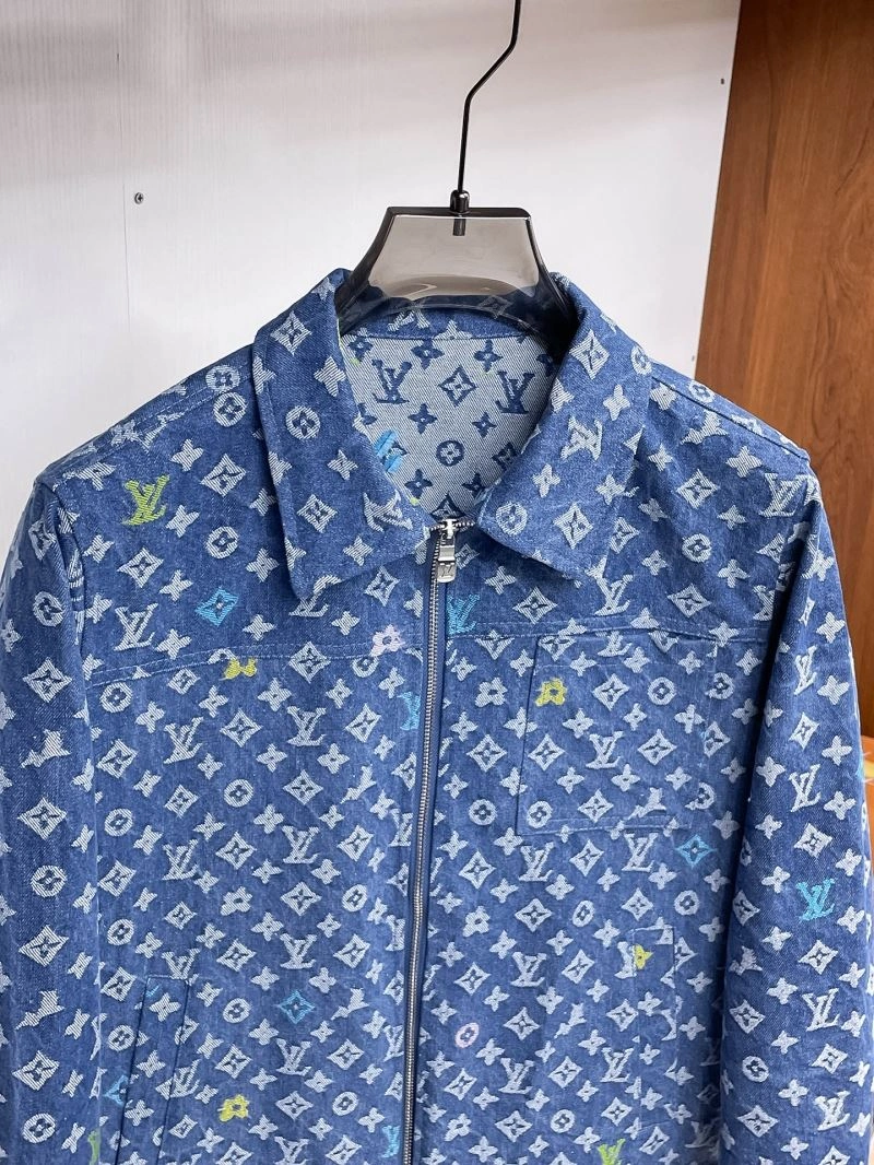 Minimalist Louis Vuitton Outwear 133785