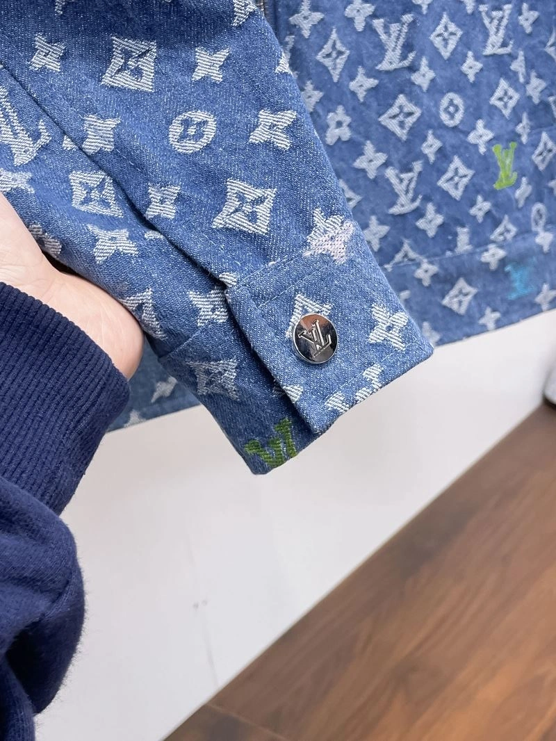 Minimalist Louis Vuitton Outwear 133785