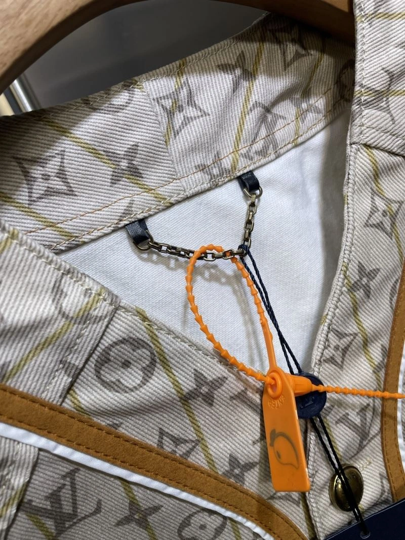 UrbanChic Louis Vuitton Outwear 133780