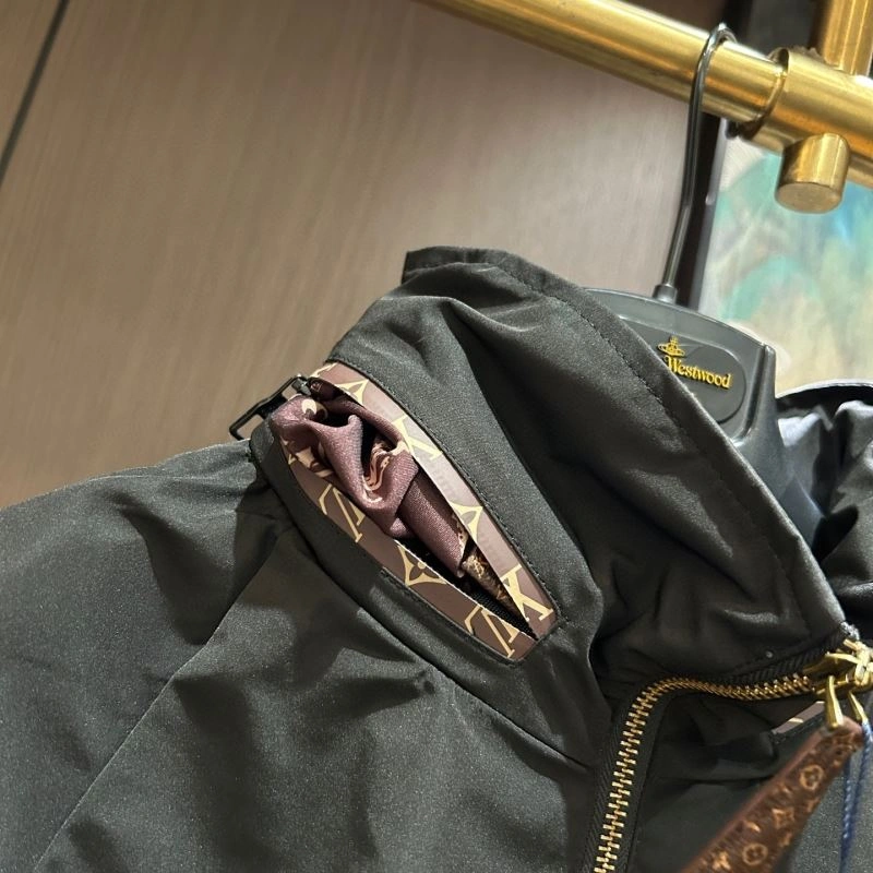 Timeless Louis Vuitton Outwear 132975