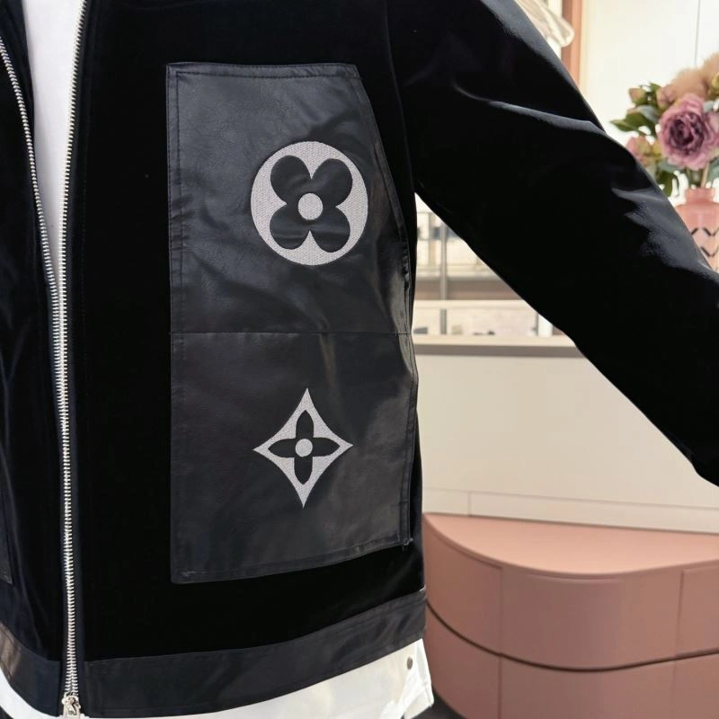 Lightweight Louis Vuitton Outwear 132967