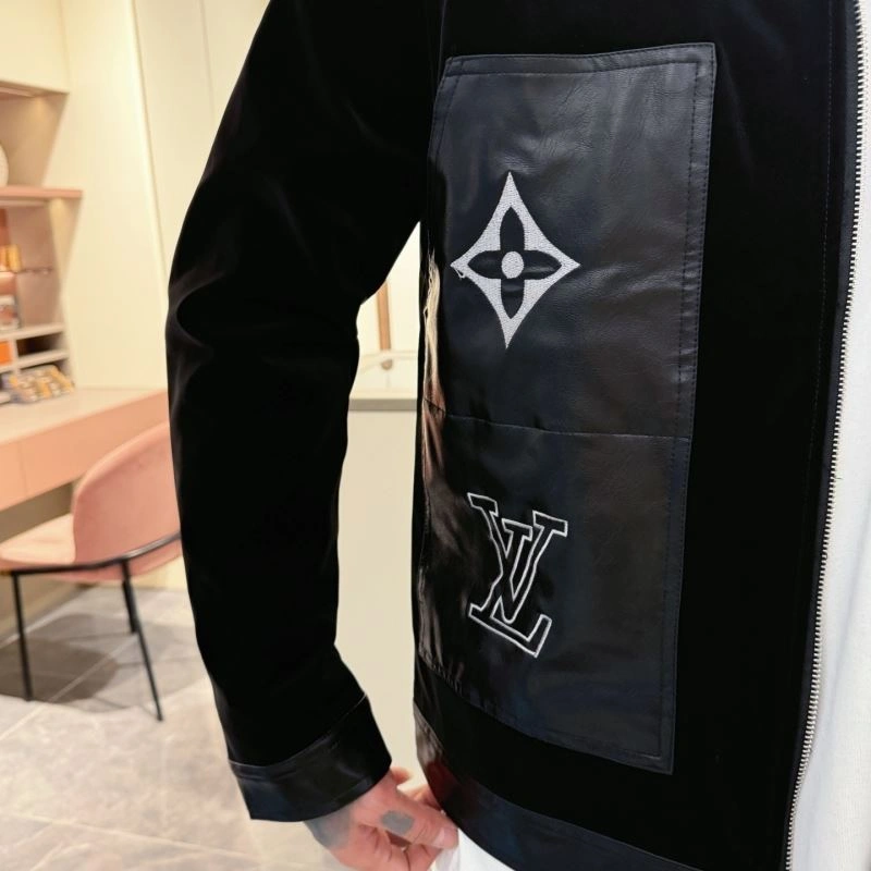 Lightweight Louis Vuitton Outwear 132967