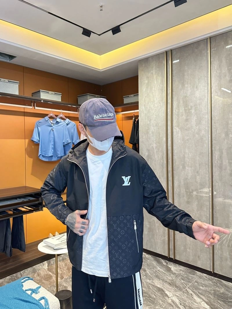 Louis Vuitton Outwear Effortless 132974