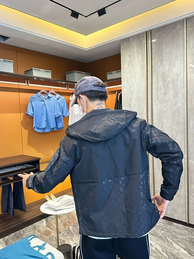 Louis Vuitton Outwear Effortless 132974