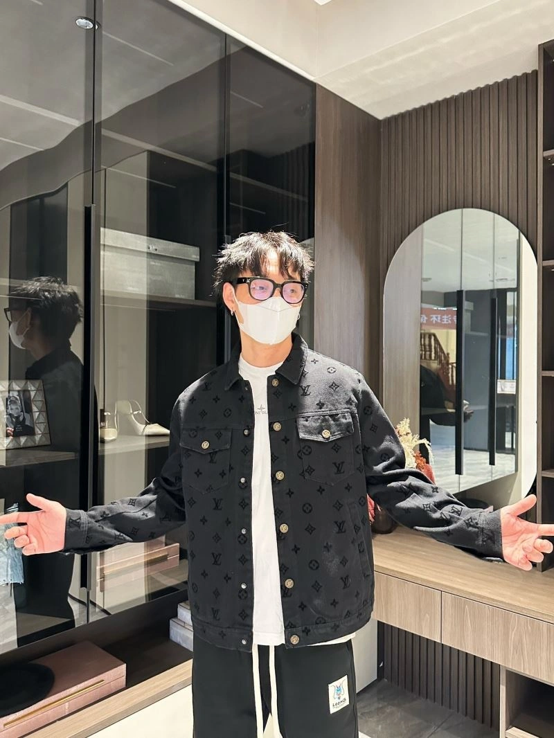 NewStyle Louis Vuitton Outwear 132972