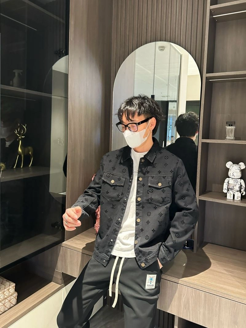 NewStyle Louis Vuitton Outwear 132972