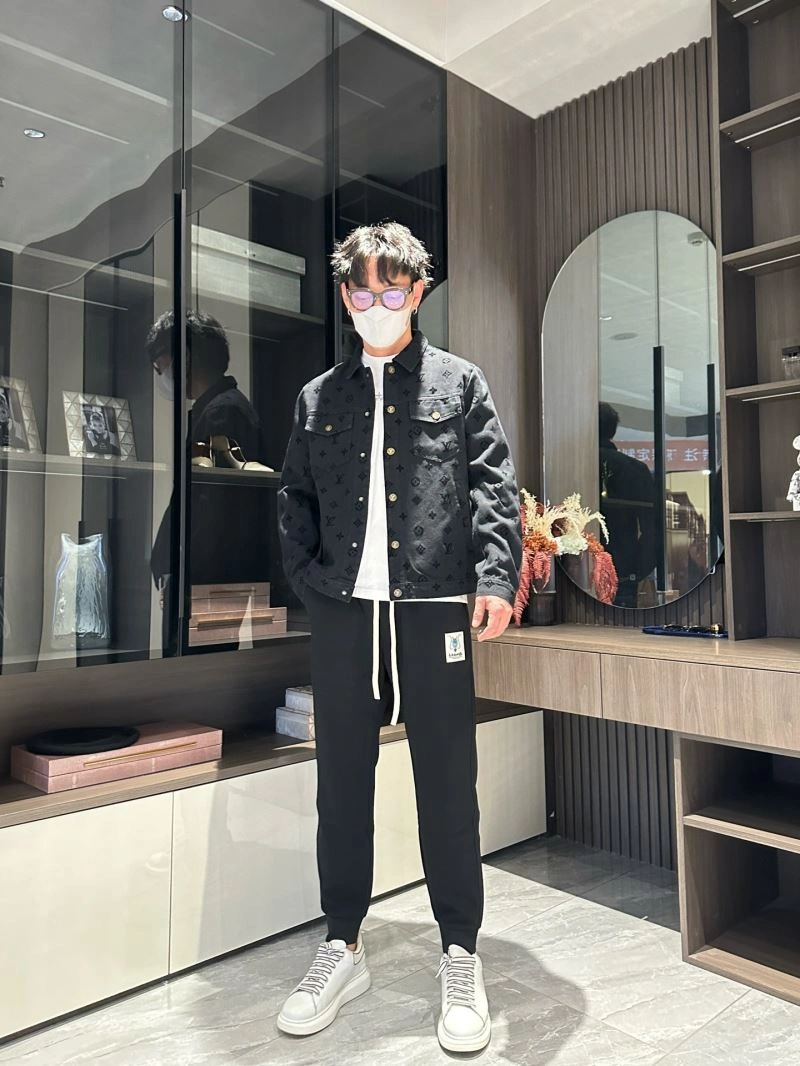 NewStyle Louis Vuitton Outwear 132972