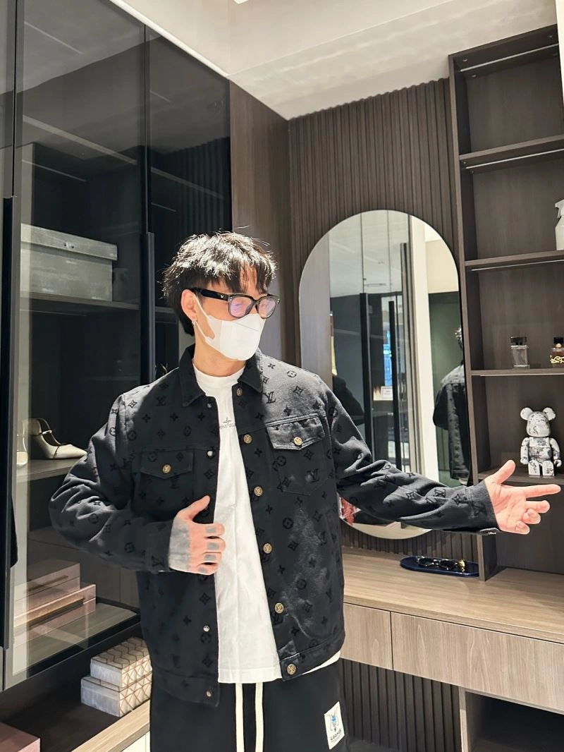 NewStyle Louis Vuitton Outwear 132972