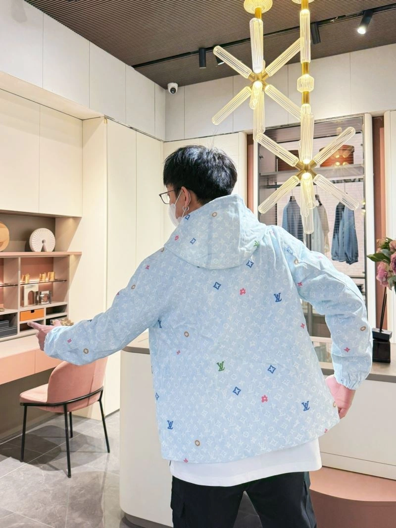 Functional Louis Vuitton Outwear 132964