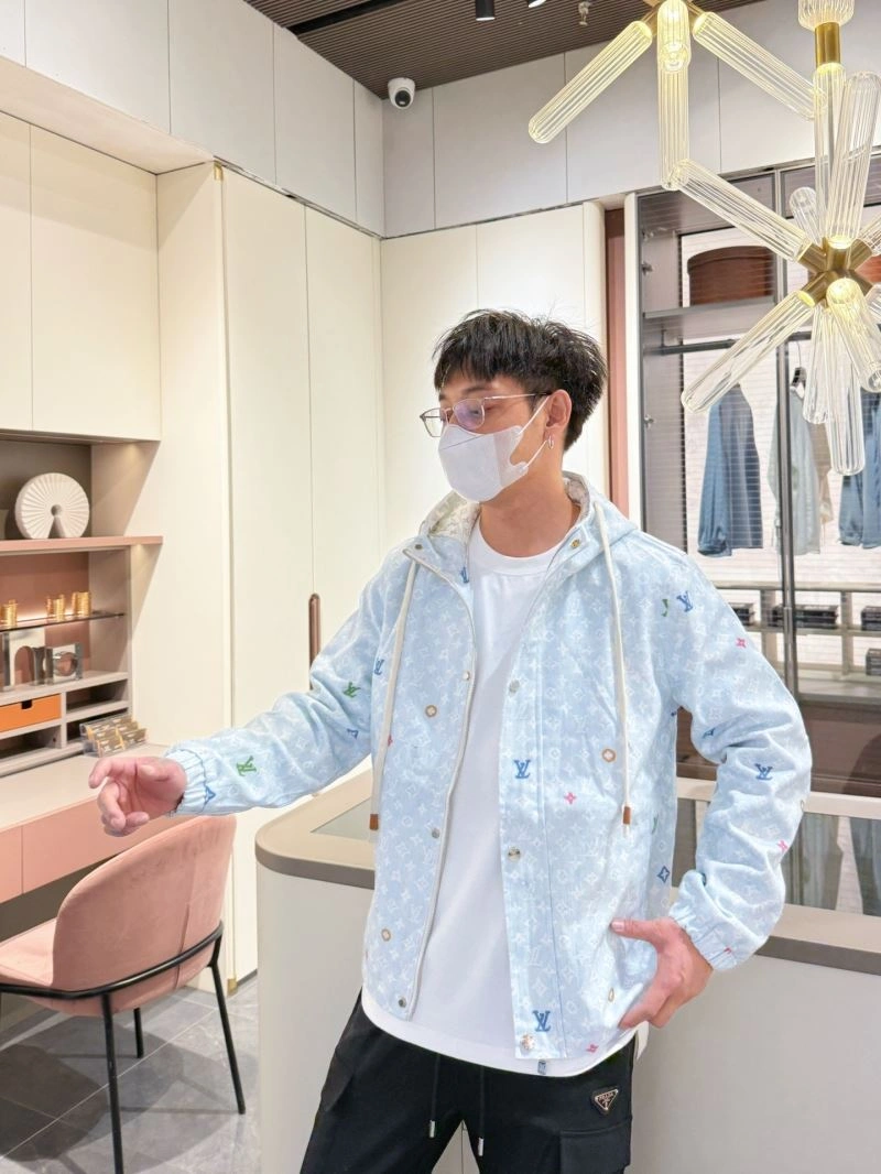 Functional Louis Vuitton Outwear 132964