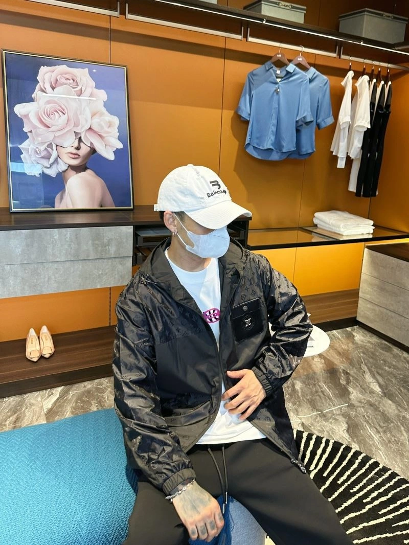 GoAnywhere Louis Vuitton Outwear 132969