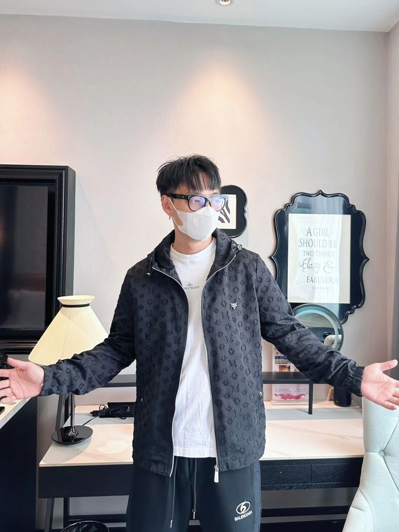Louis Vuitton Outwear Lightweight 132961