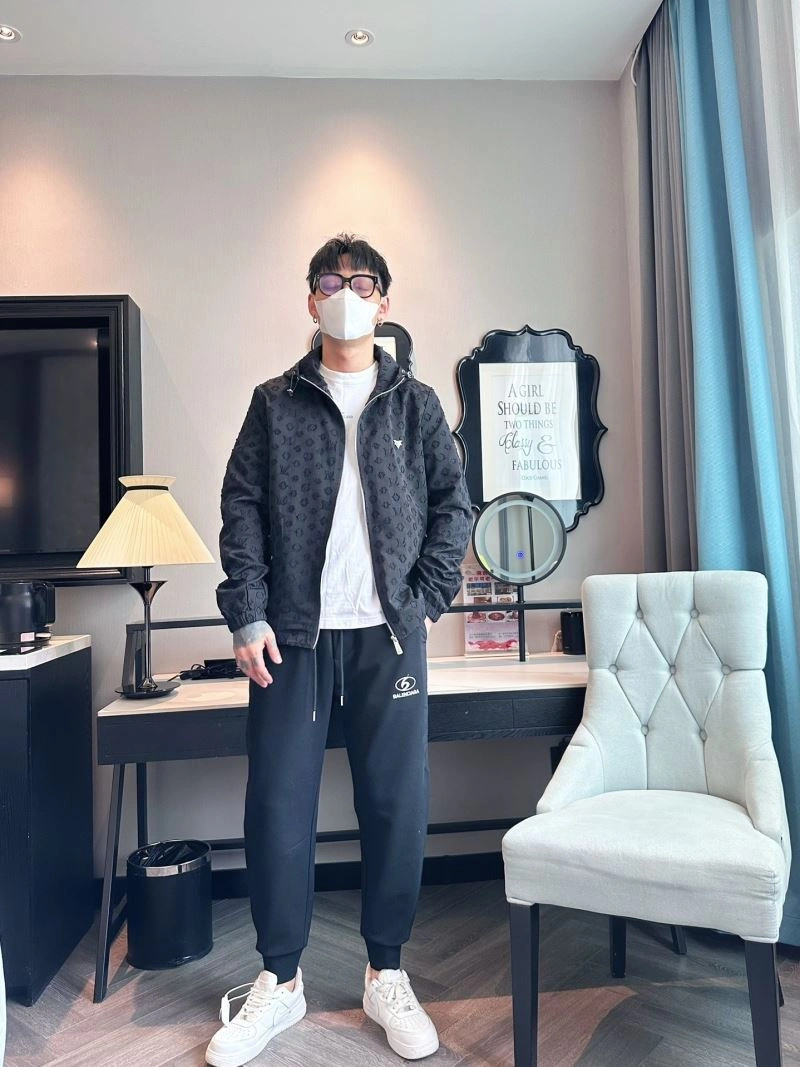 Louis Vuitton Outwear Lightweight 132961