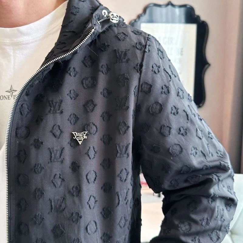 Louis Vuitton Outwear Lightweight 132961