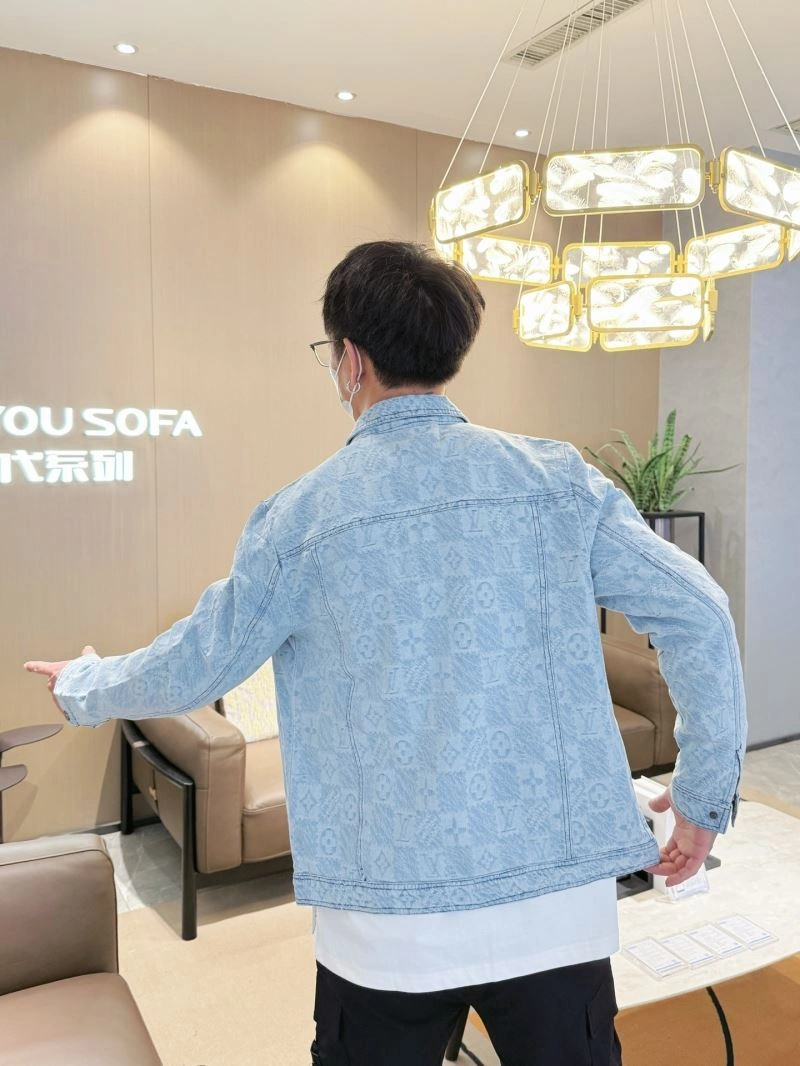 Breathable Louis Vuitton Outwear 132946