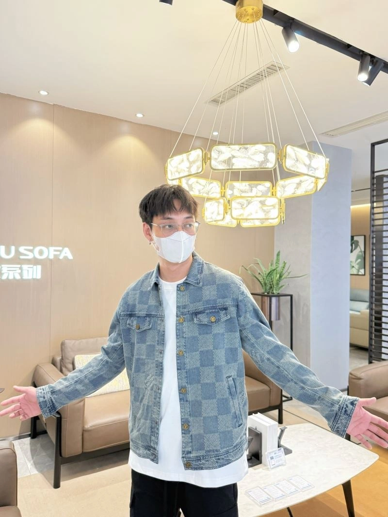 Louis Vuitton Outwear Contemporary 132952