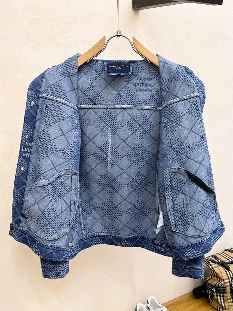 Practical Louis Vuitton Outwear 132948