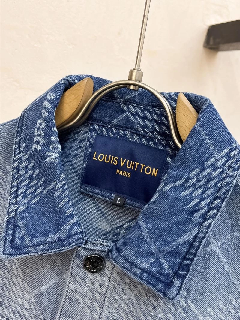 Practical Louis Vuitton Outwear 132948