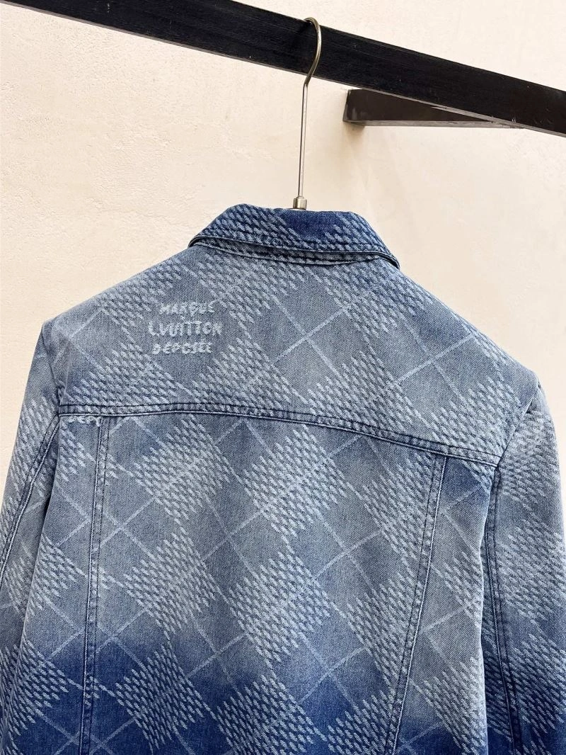 Practical Louis Vuitton Outwear 132948