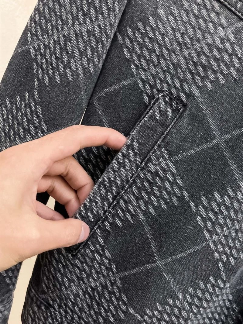 Louis Vuitton Outwear TimelessDesign 132942