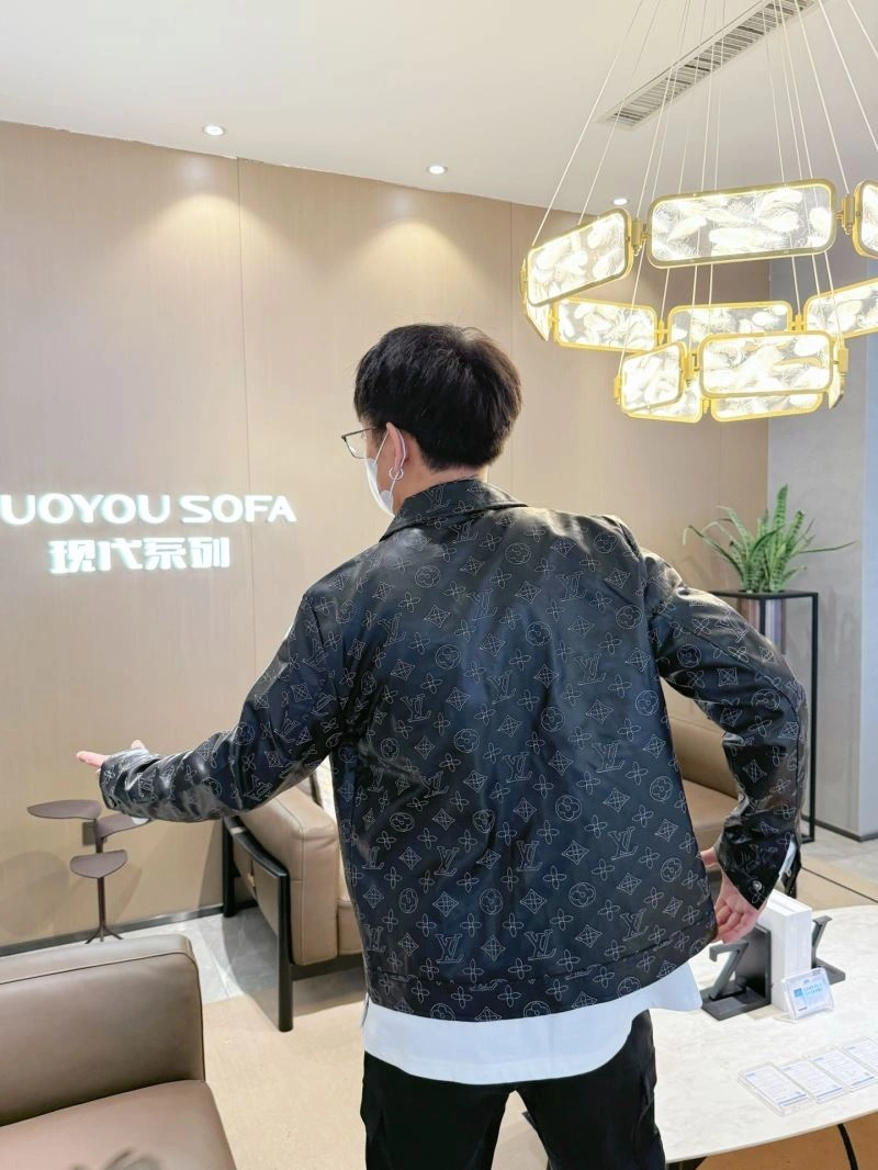 HighPerformance Louis Vuitton Outwear 132939