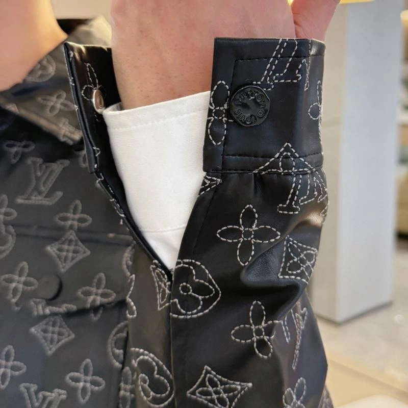 HighPerformance Louis Vuitton Outwear 132939