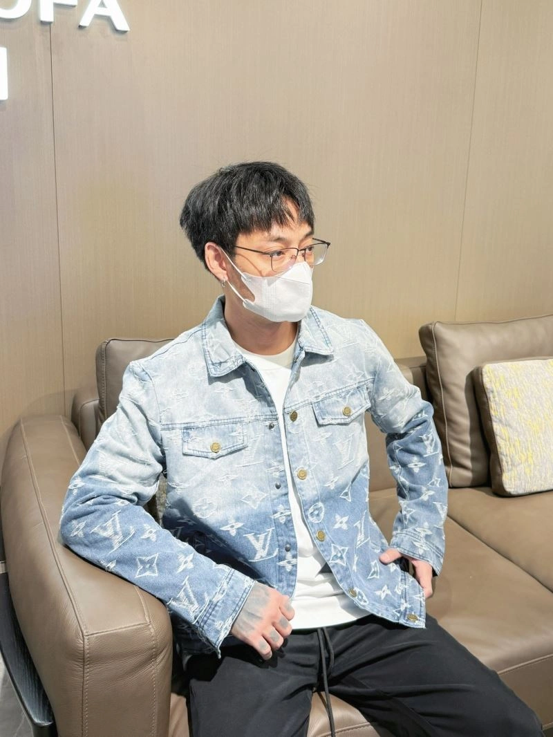 FreshLook Louis Vuitton Outwear 132940
