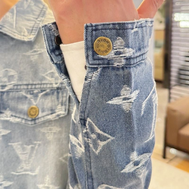 FreshLook Louis Vuitton Outwear 132940