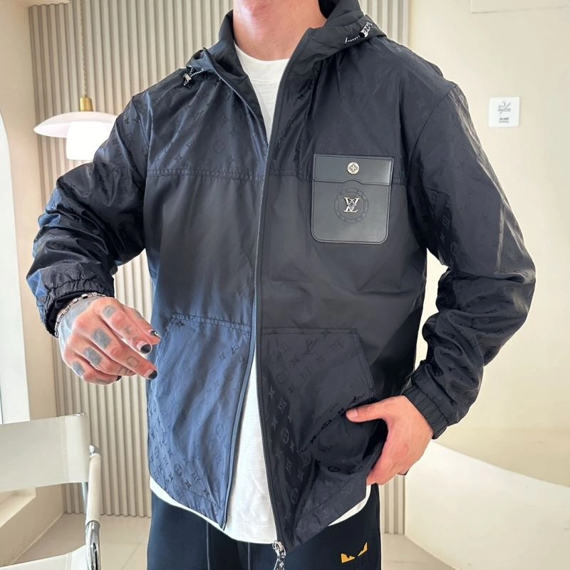 Refined Louis Vuitton Outwear 132938