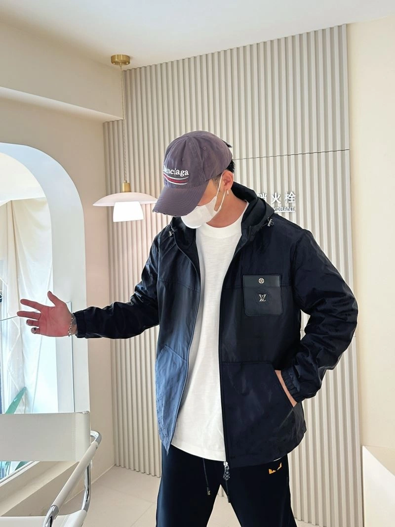 Refined Louis Vuitton Outwear 132938
