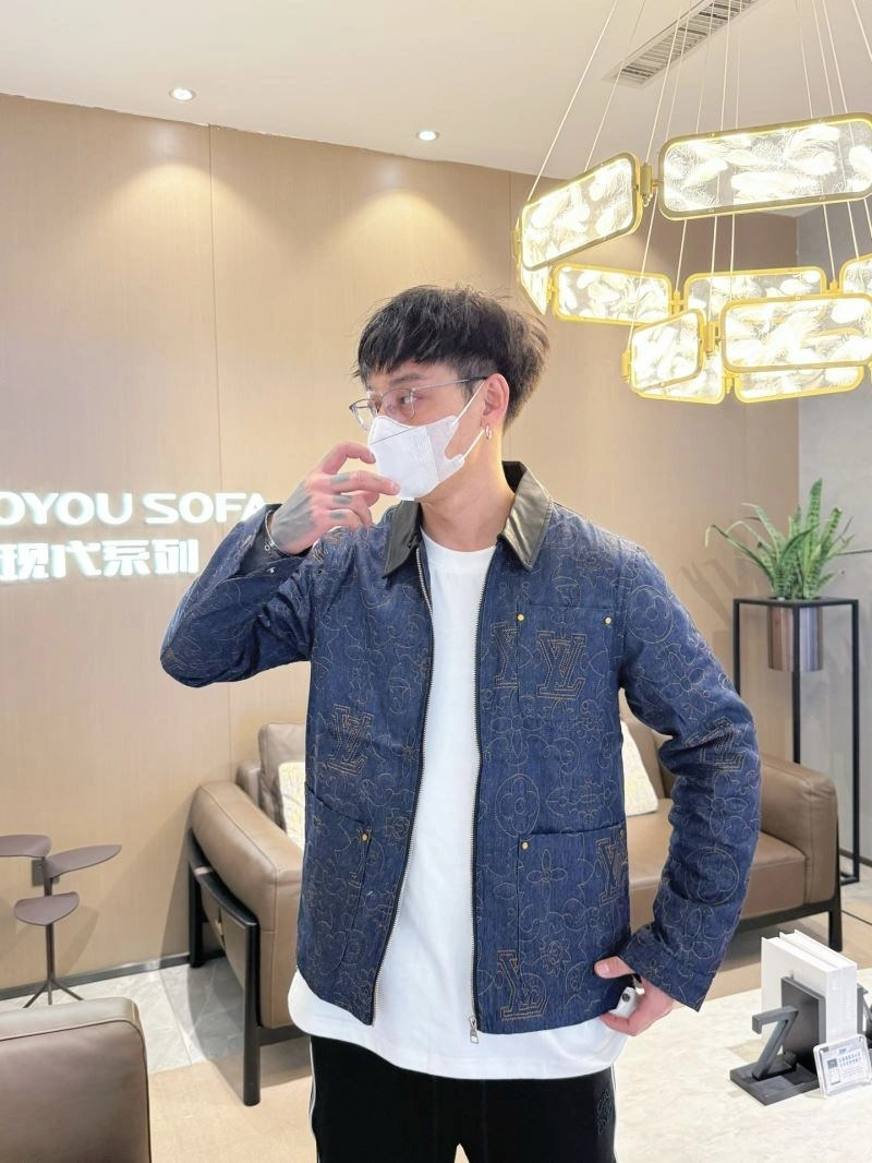 Refined Louis Vuitton Outwear 132937