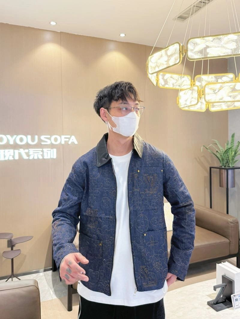 Refined Louis Vuitton Outwear 132937